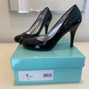 Jessica Simpson Oscar Patent Pumps - Sz 6